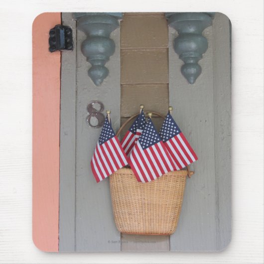 旗のバスケット – マーサのブドウ畑 マウスパッド (正面)