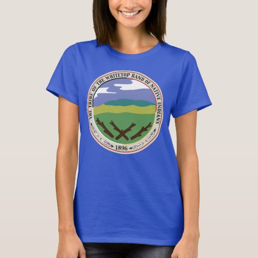 旗の青の背景のWhitetopのシールかロゴ Tシャツ (正面)