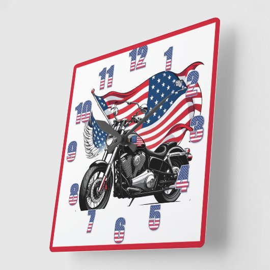 旗を背景にしたアメリカのオートバイ スクエア壁時計 (傾斜)