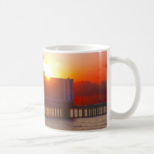 旗艦のホテルのマグの日の出 コーヒーマグカップ (右)