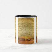 日々の保護祈りの言葉金ゴールド2トーンのマグカップ マグカップ (中央)