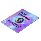 日々の魔法を求める – 水色の月女性 ノートブック (左側)