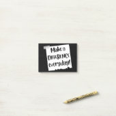 日々変化を起こす ポストイット (デスク上)