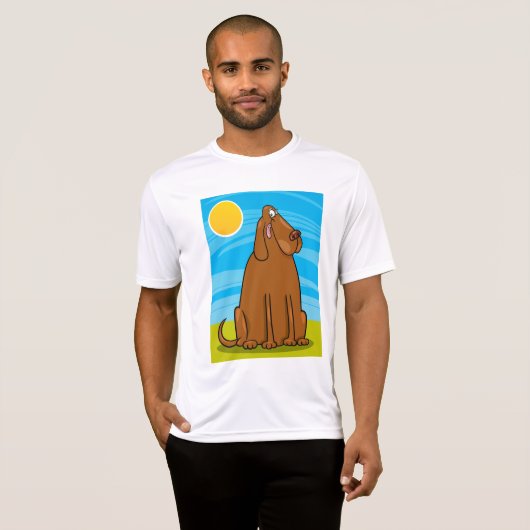 日おもしろいに座る大きな茶色の犬 Tシャツ (正面フル)