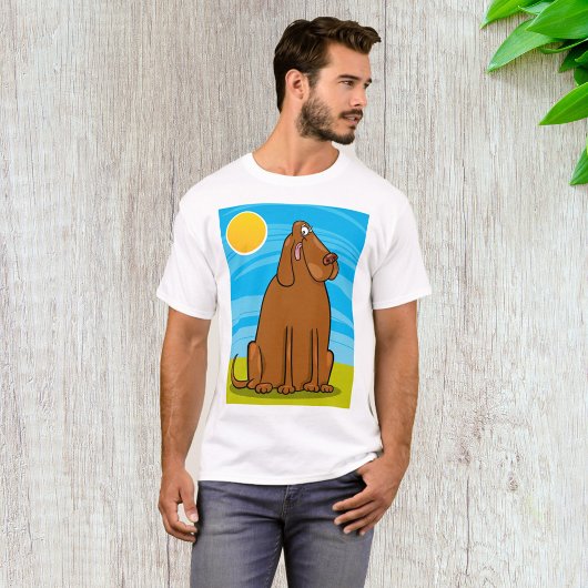日おもしろいに座る大きな茶色の犬 Tシャツ