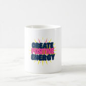 日が差すことネオンTシャツで喜びを広げる コーヒーマグカップ (中央)
