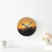 日が昇る時間か設定する時間か? ラウンド壁時計 (ホーム)
