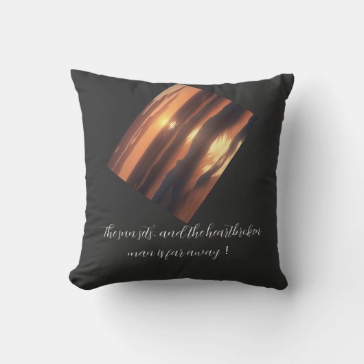 日が沈み、悲しみに満ちた男は遠い遠くに クッション (正面)