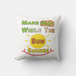 日が照る間に干し草を作る クッション