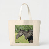 日なたの草原の黒馬 ラージトートバッグ (正面)