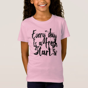 日に日に入って目新しい Tシャツ
