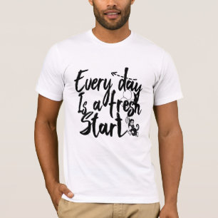 日に日に入って目新しい Tシャツ