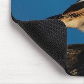 日に照らされたログにラップランドのロングスパーのバンティングソングバード マウスパッド (コーナー)