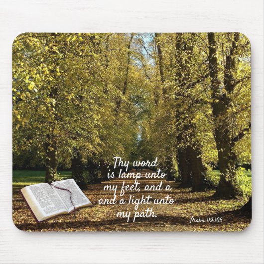 日に照らされた秋の道と聖書 マウスパッド (正面)