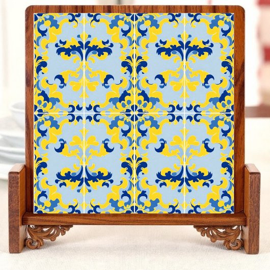 日に照らされた花壇 タイル