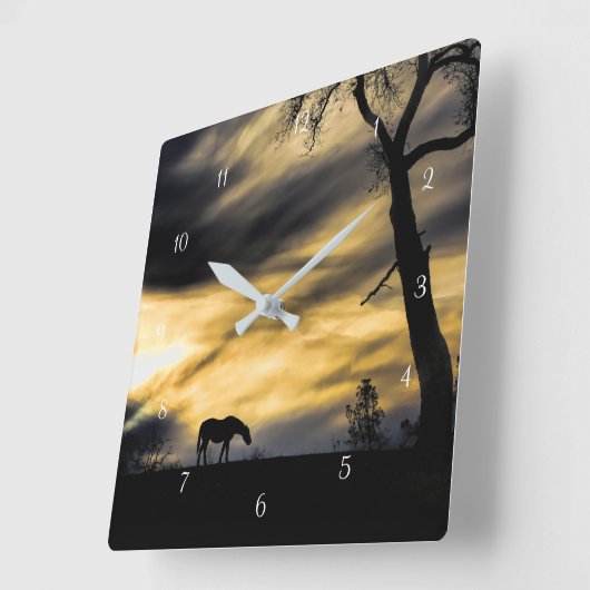 日の入りのウマとオークの木 スクエア壁時計 (傾斜)