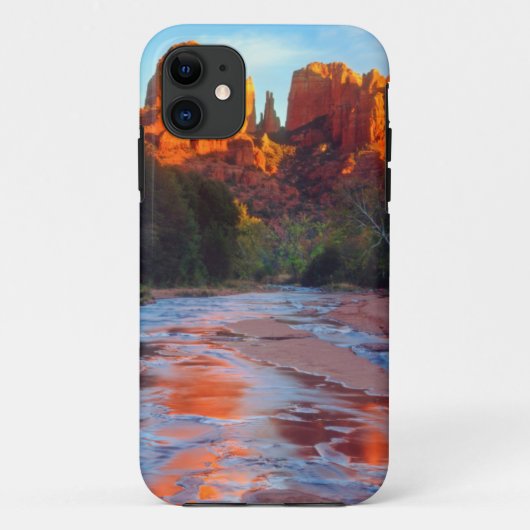 日の入り時のオーククリークに映るキャセドラルロック Case-Mate iPhoneケース (裏面)