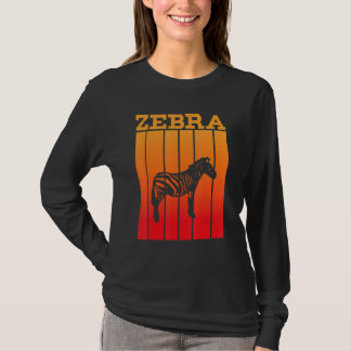 日の入り時のシルエットのゼブラの影 Tシャツ