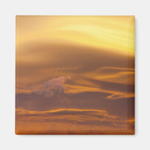 日の入り時のレンズ雲 マグネット