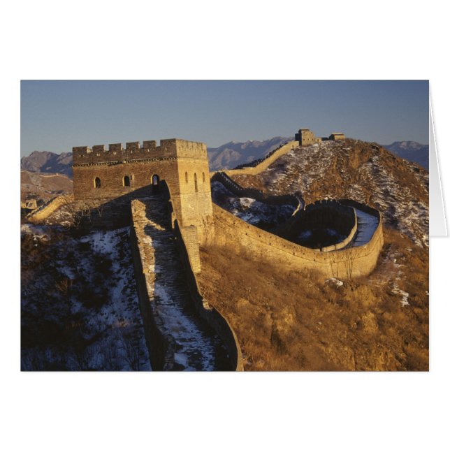 日の入り時の中国の万里の長城の風景 (正面横)