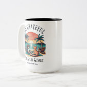 日の入り次第に感謝する ツートーンマグカップ (正面左)