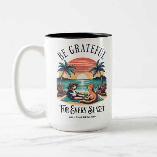 日の入り次第に感謝する ツートーンマグカップ (左)