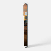 日の入り 海辺の栈橋 iPhone 15ケース (左側面)