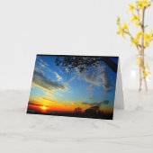 日の出からの日没への美しい誕生日 カード (黄色い花)