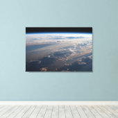 日の出がフィリピン海に長い影を落とす キャンバスプリント (インサイチュ (ウッドフロア))