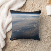 日の出がフィリピン海に長い影を落とす クッション (ブランケット)