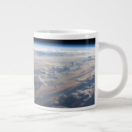 日の出がフィリピン海に長い影を落とす ジャンボコーヒーマグカップ (右)