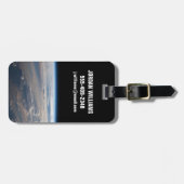 日の出がフィリピン海に長い影を落とす ラゲッジタグ (正面横)