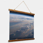 日の出がフィリピン海に長い影を落とす 吊り下げ型タペストリー (傾斜あり)