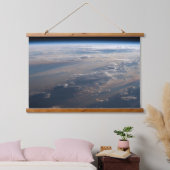 日の出がフィリピン海に長い影を落とす 吊り下げ型タペストリー (寝室)