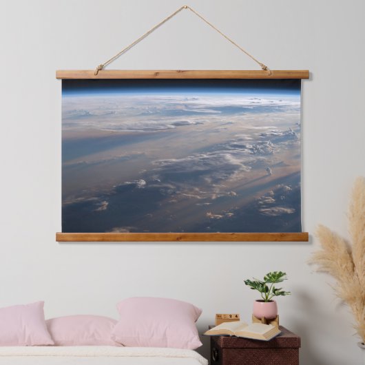 日の出がフィリピン海に長い影を落とす 吊り下げ型タペストリー (寝室)