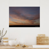 日の出でオレンジ色の空に雲 ポスター (キッチン)