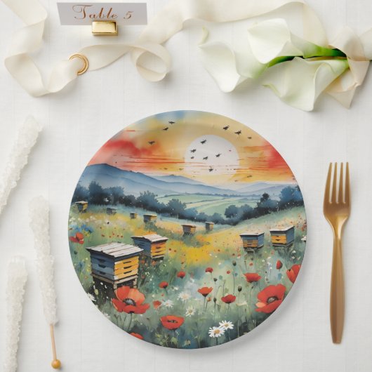 日の出にミツバチの巣箱と赤いケシ ペーパープレート (ウェディング)
