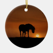 日の出に美しい野生の馬 セラミックオーナメント (正面)