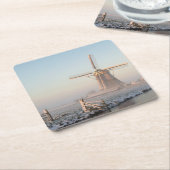 日の出のコースターの雪の風車 スクエアペーパーコースター (アングル)