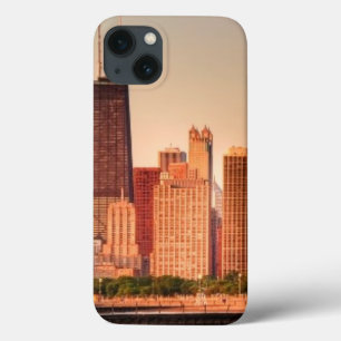 日の出のシカゴのスカイラインのパノラマ iPhone 13ケース
