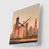 日の出のシカゴスカイラインのパノラマ スクエア壁時計 (傾斜)