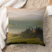 日の出のタスカニーの丘の景色 クッション (ブランケット)