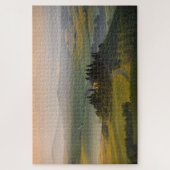 日の出のタスカニーの丘の景色 ジグソーパズル (縦)