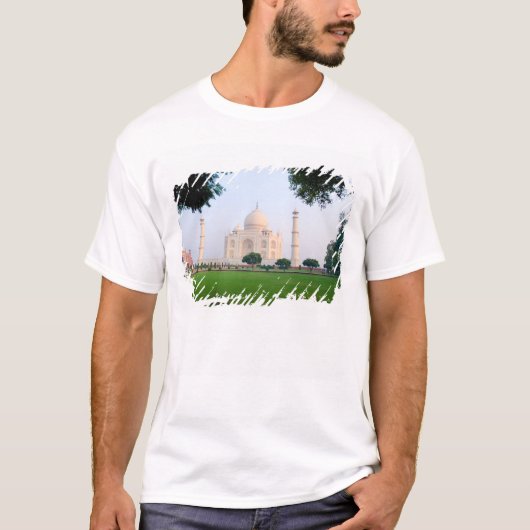 日の出のタージ・マハル 世界の驚異の一つ Tシャツ (正面)