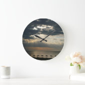 日の出のビーチでギリシャ名勝シースケープフォト ラージ壁時計 (ホーム)