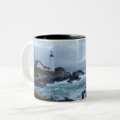 日の出のポートランドヘッド灯台 ツートーンマグカップ (正面左)