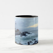 日の出のポートランドヘッド灯台 ツートーンマグカップ (中央)