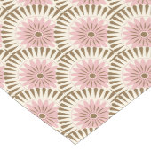 日の出のレトロな花 – ピンク&ブラウン ロングテーブルランナー (コーナー)