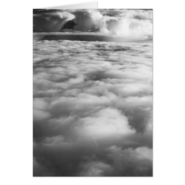 日の出の不気味な雲景。 (正面)