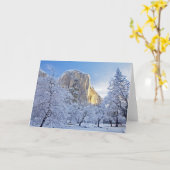 日の出の光が雪の中をエル・キャピタンに当たる カード (黄色い花)